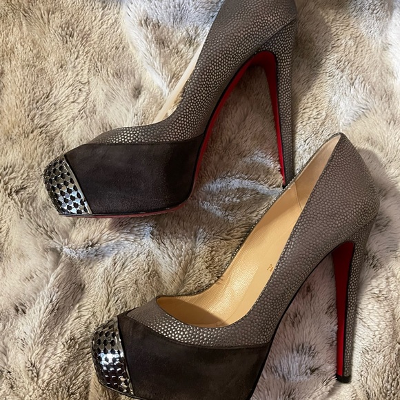 Authentic Christian Louboutin Maggie Pumps - Picture 7 of 7